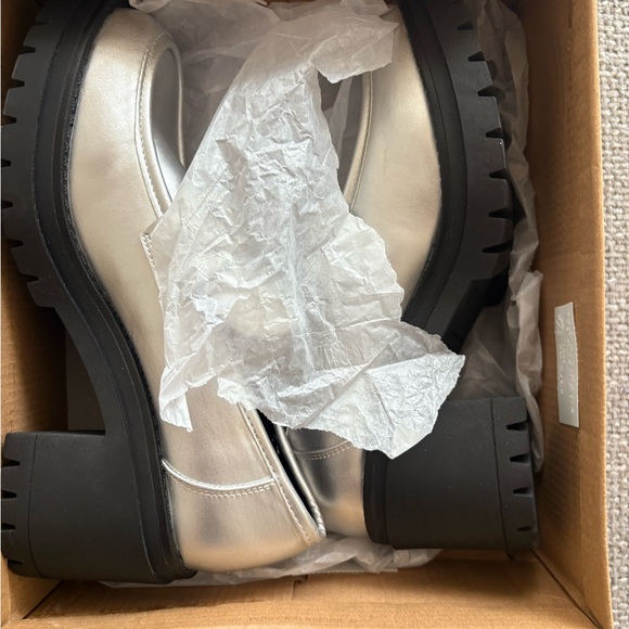 Steve Madden Bessa Silver Platform Loafers Size 39 Vegan Leather Chunky Heel - Picture 15 of 15